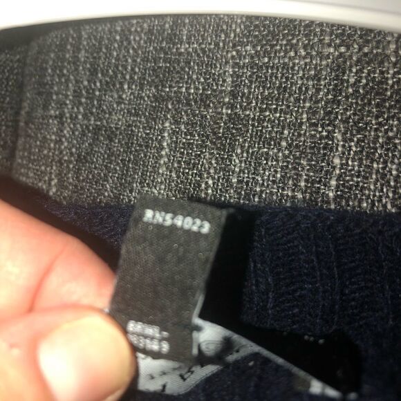 Banana Republic sweater  - Picture 3 of 5